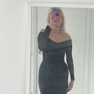 Klänning  - Festklänning från NA-KD 🪩