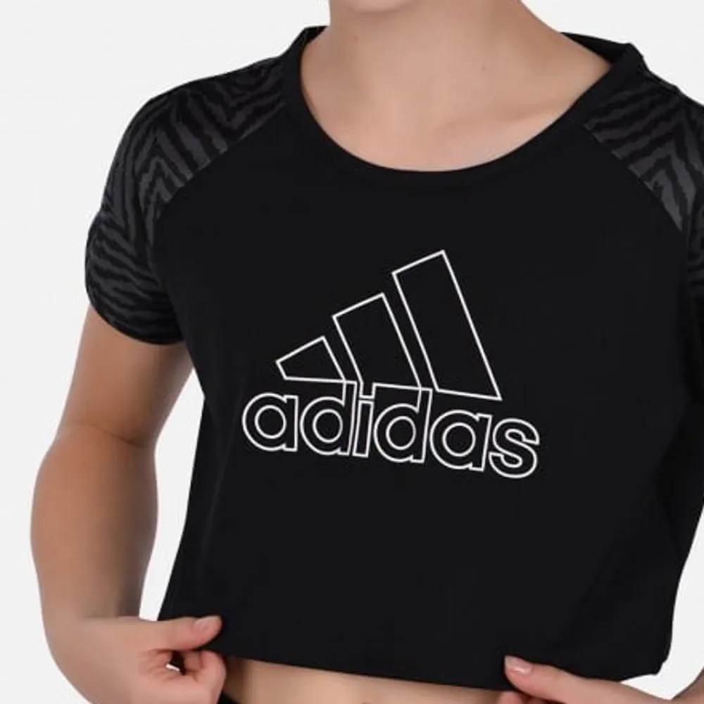 Adidas träningströja (g seas tee) i bra skick, köpt på Stadium🌸 Priset kan diskuteras. Övrigt.