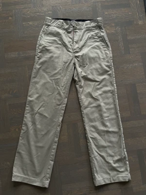 Dickies 874 flex - Dickies byxor i 874 modellen. Flex innebär att tyget är lite mer flexibelt därav namnet. Använd ett fåtal gånger, inga synliga skador. Kontakta vid frågor och intresse! Köparen står för frakten. Tryck inte på köp direkt tack!🥰🥰
