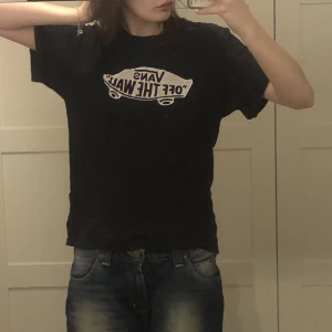 vans tshirt!! - trycket lite borta -> sista bilden!! skönt material!!