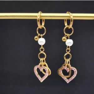 Handgjorda örhängen  - Handgjorda örhängen 🖤Gjord i bra kvalitet 💎●Material-100% rostfritt ,zinklegeringar och  glas pärlor●Örhängeskrokar -rostfritt stål. Nickel fri. Längd -6cm [Frakt 15kr]●