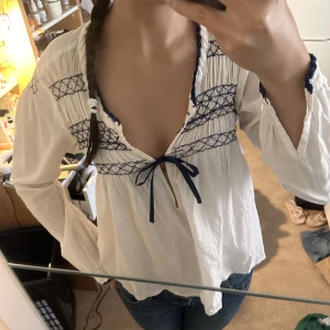 Odd Molly Blus - Rensar min garderob, kolla min profil för andra fina plagg💕