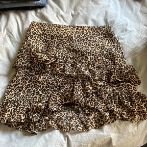 Leopardskjol - Fint skick, använd 2 gånger