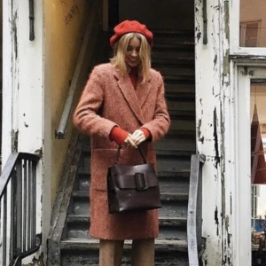 Filippa K mohair kappa - Storlek XS (men passar 34-38). Jag själv har 38 och den sitter inte tajt. Material: ull, mohair m.m se bild på lapp Skick: Hittar inget att anmärka på, enbart använd ett fåtal gånger. 