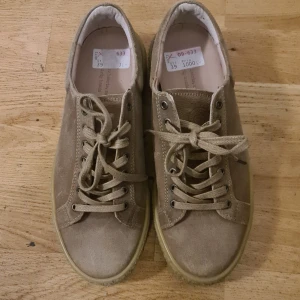 Sneaker Sneaky Steve  - Fina skor. Ny skick 