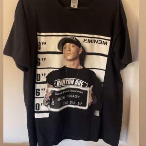 Eminem t-shirt i fint skick. Använd få gånger. Storlek M💓 100 kr + frakten