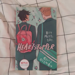 Heartstopper volume 1 - Hej jag säljer min heartstopper bok den första i serien. Priset kan diskuteras 
