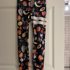 Stronger tights - Säljer dessa tights andvänd några gånger men inte mycket, inte slitna inga defekter💕