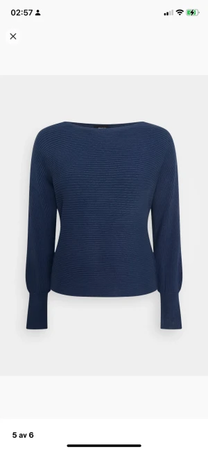 stickad tröja - säljer min marinblåa stickade tröja från zalando. använd bara en gång, nypris är 329 men säljer den för 200kr