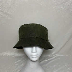 Bucket hat i olje tyg - Bra skick och vatten tät 