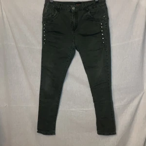 Byxor Chica London M - Byxor Chica London M Skick bra  (0192) 