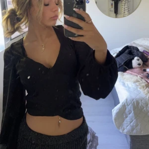 Svart topp - Så söt fest topp eller vardagstopp😊😊