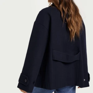 Kappa - Perfekt kappa från Nelly, slutsåld på hemsidan! Endast testad (lapp och förpackning kvar), säljer pga beställde dubbelt. XXS men stor i storleken så skulle säga att den passar XS/S. 🩷