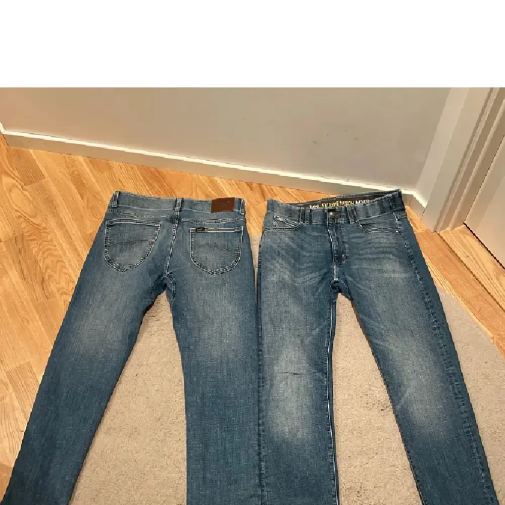 Snygga jeans med märket lee, midjan är 31 och längden 34.  Två likadana par kan sälja st pris eller båda tillsammans för 350.. Jeans & Byxor.