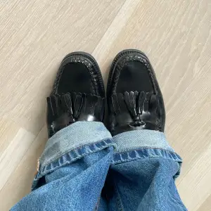 Svarta loafers, köpt på Arkrivet men ursprungligen från Weejuns. Orginalpris runt 2000kr
