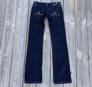 Seven jeans  - Säljer mina seven jeans som jag köpt här på plick,  men de har tyvärr inte  kommit till användning, skriv vid frågor :) nypris 2000kr 
