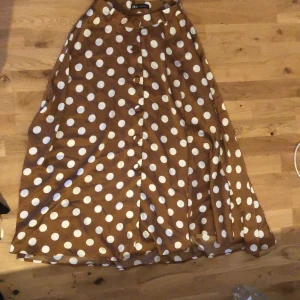 Flowing skirt   - Silk flowing skirt 