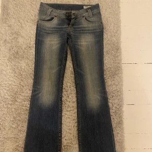 Snygga jeans! - Så fina lågmidjade jeans från Lee som tyvärr inte passade mig! Storlek W27/L31 som syns på sista bilden
