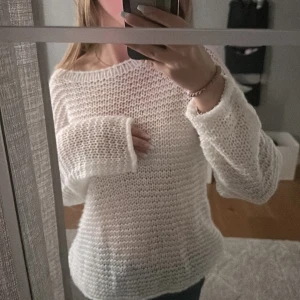 Stickad tröja  - Stickad tröja från bikbok. 