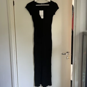 Bodycon klänning - Helt ny Zara klänning i bodycon stil