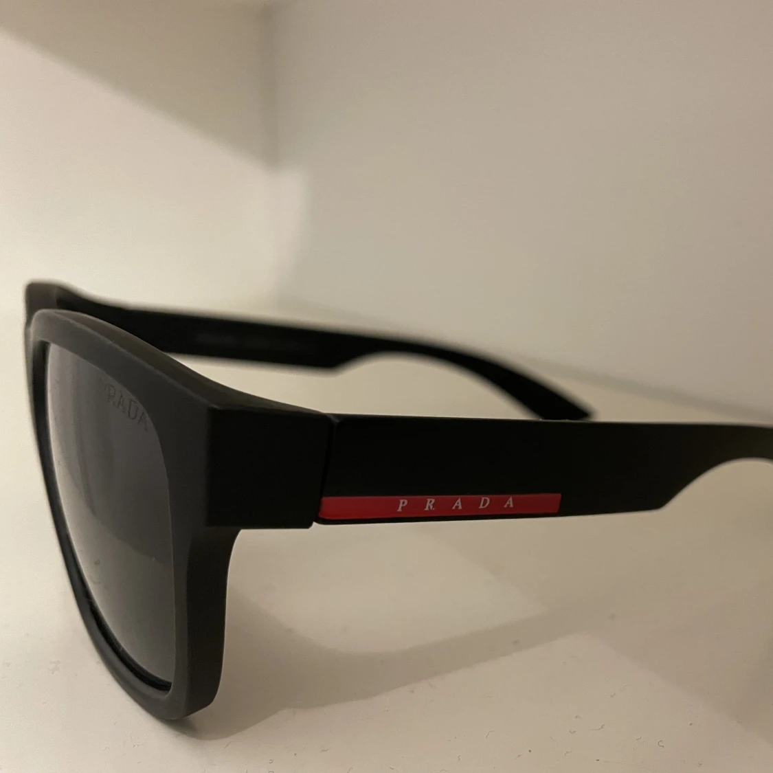 Solglasögon Prada