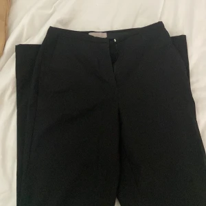 Kostymbyxor  - Hm, storlek 34