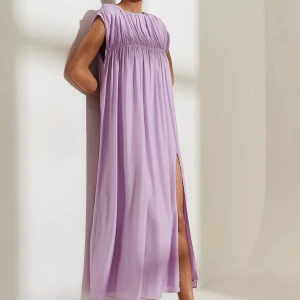 Oanvänd vacker klänning xs/s - Med etiketter kvar  