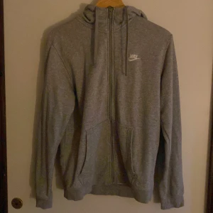 Nike hoodie  - Vanlig Nike hoodie utan skavanker 