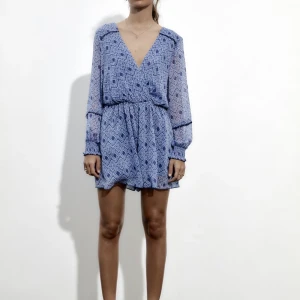 Jumpsuit🌸 - Säljer denna populära jumpsuiten i storlek xs ifrån Zara som är slut i lager online använd fåtal gånger sicket är som ny💞