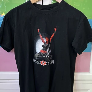 Cool tröja  - Cool tröja från märket ”rock metal” i storlek S 