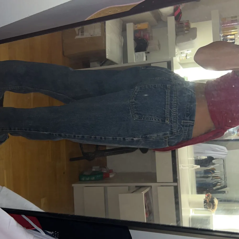 Super snygga beyond retro jeans, som är baggy och flaire. . Jeans & Byxor.