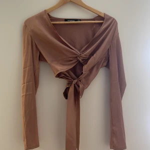 Topp - Fraktas eller hämtas i tyresö