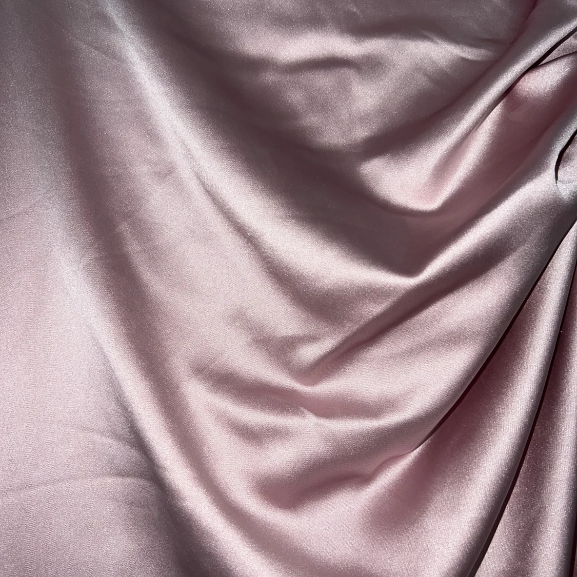 Rosa satin klänning - 90