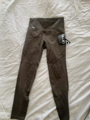 Helt nya Aim’n tights  - Helt nya endast testade, dock små på mig