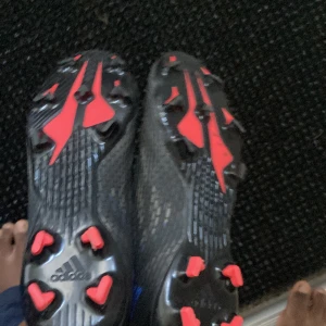 Fotbollsskor  -  Storlek 40 använt om tre gånger 