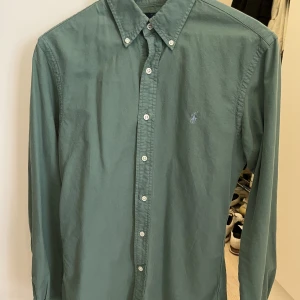 Ralph Lauren skjorta - Grön oxfordskjorta från Ralph Lauren. Hämtas i Stockholm