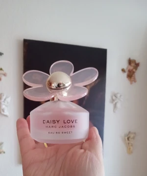 Marc Jacobs parfym  - Daisy Love Eau so sweet 50 ml edt. Endast testad. Frakt tillkommer 😊