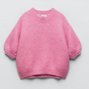 Stickad tröja - Mjuk stickad tröja från Zara. Använd fåtal gånger.