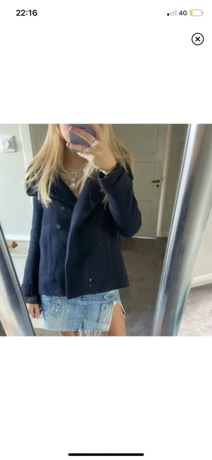 Kappa - Säljer denna kappa då den tyvärr var för liten på mig. Lånade bilder från värre ägaren. 🤍