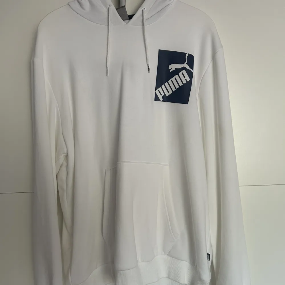 Puma Hoodie i perfekt skick. Använd en gång. Hoodies.