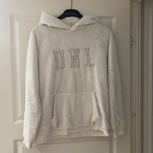 Hoodie  - Vit hoodie i gott skick
