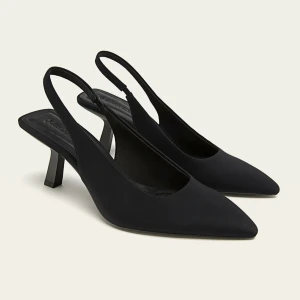 Stradivarius pumps - Superfina, knappt använda klackar/pumps från stradivarius. Nypris 430:-