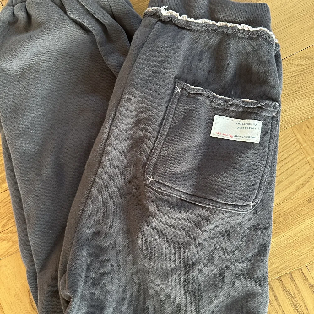 Superfina och sköna mysbyxor från Odd Molly i storlek 0 (XS) !  . Jeans & Byxor.