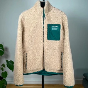 Axel Arigato Fleece Jacket - Billie Fleece jacka från Axel Arigato, använd fåtal gånger
