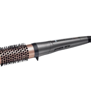 Värmeborste  - Säljer en värmeborste från remington. Kommer inte till någon användning, inte använd på ett år ligger bara här hemma!  Skriv för mer bilder:) 