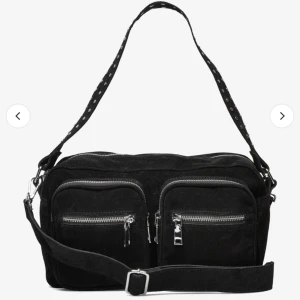 noella - säljer den för använder inte dragkedjan är sönder dock men gå o sy