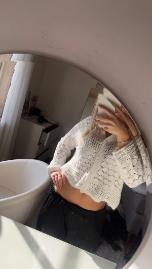 Stickad kofta  - Jätte fin stickad kofta från indiska använd fåtal gånger💓