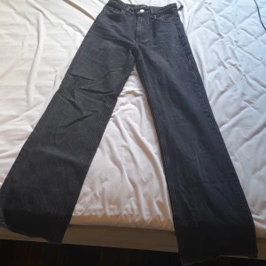 Zara jeans - Säljer för de blivit för småa, använt några gånger och älskar de