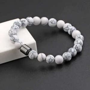 Feta armband - Fetta sommar armband! Bra kvalitet och inga defekter.kom dom om ni vill köpa!