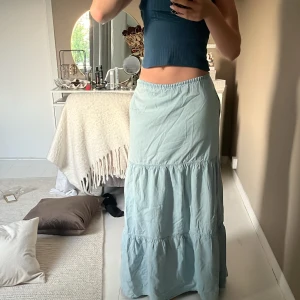 långkjol - lång jeanskjol, använd 1 gång💗